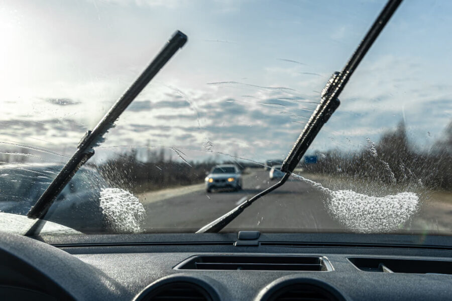 ¿Cómo cuidar el parabrisas en invierno?