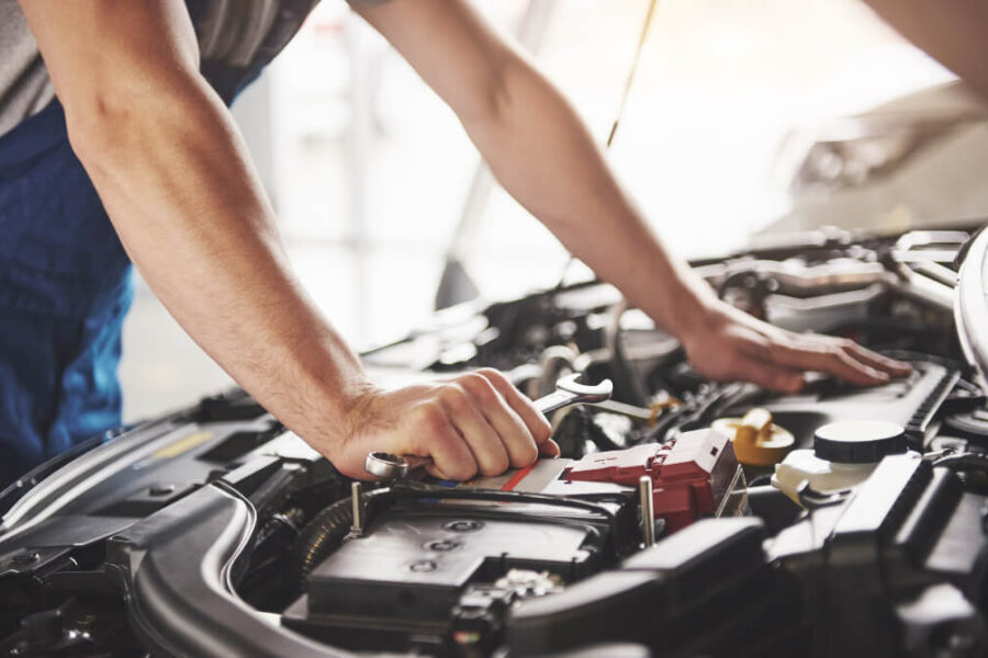 ¿Cómo cuidar la batería de tu coche?