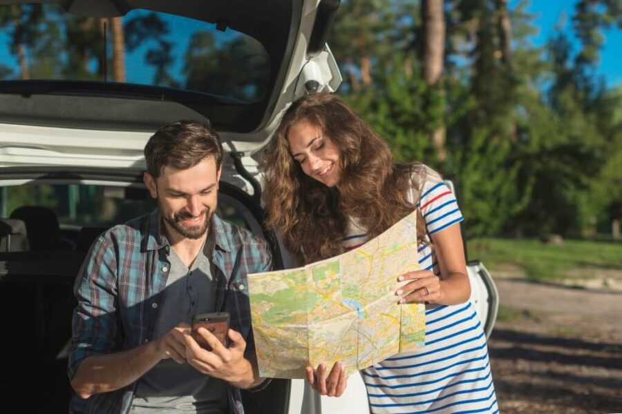Preparar el coche para un viaje largo