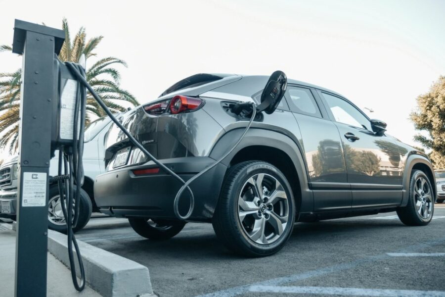 Mantenimiento de un vehículo eléctrico