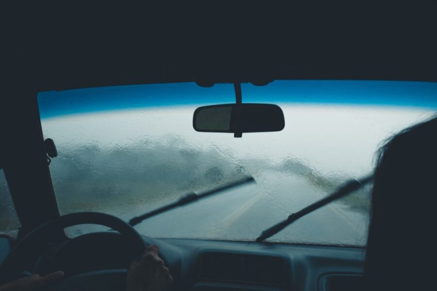Conducir con lluvia es posible con estos consejos